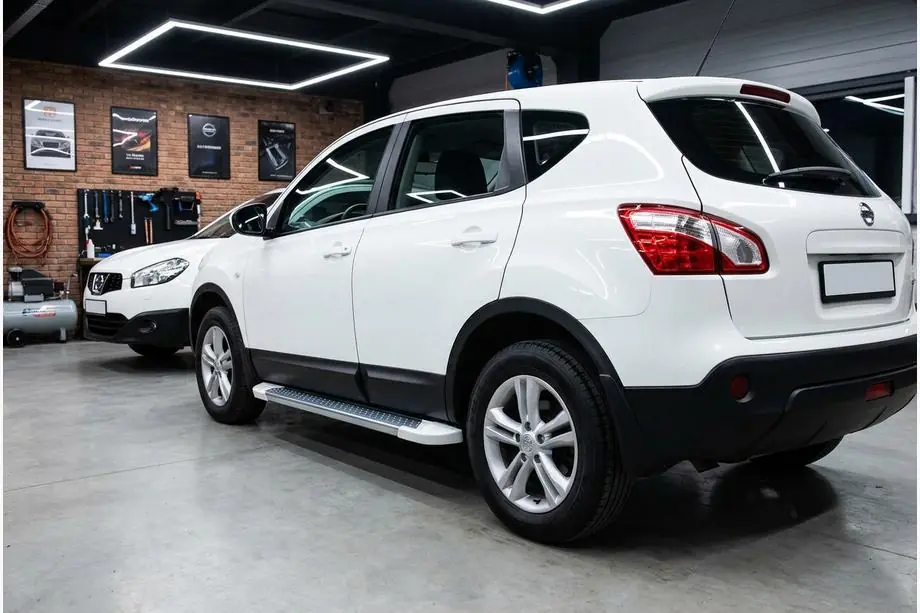 Nissan Qashqai 2007-2010 Side Steps Allmond White (2 pcs, Aluminum) Image