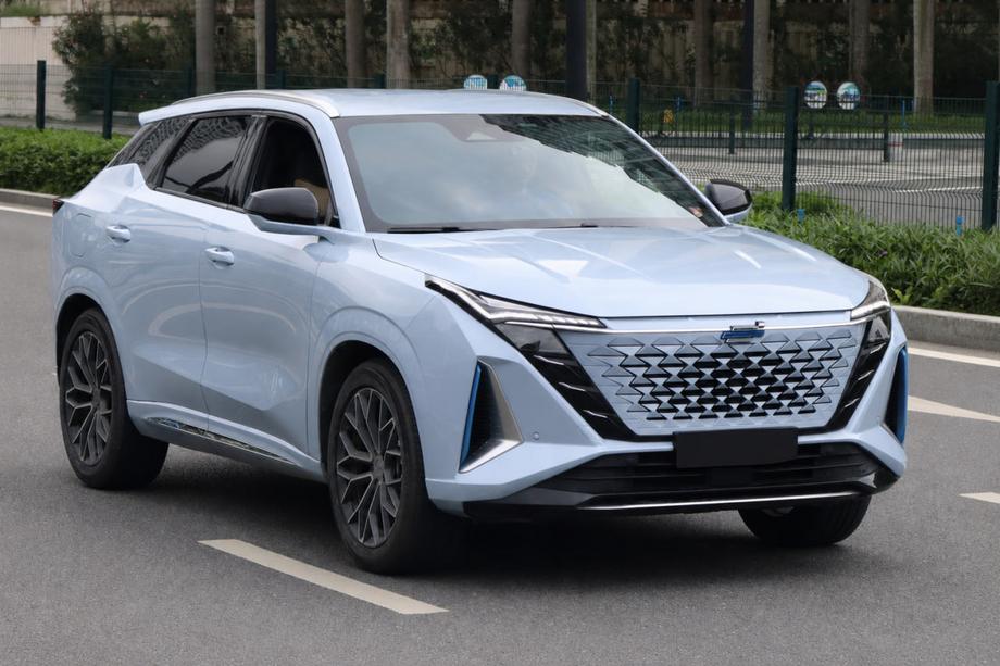 Changan UNI-Z 2022– Integrated Chrome OEM Roof Rails (Aluminum, Adhesive Installation) Photo 1
