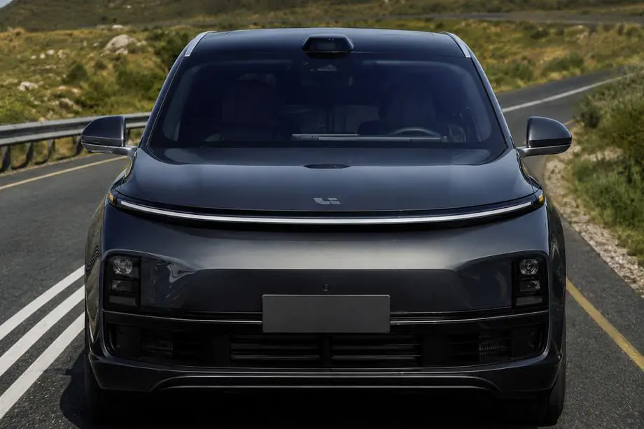 Li Auto L8 Integrated roof rails grey OEM (Aluminum, adhesive installation) Image