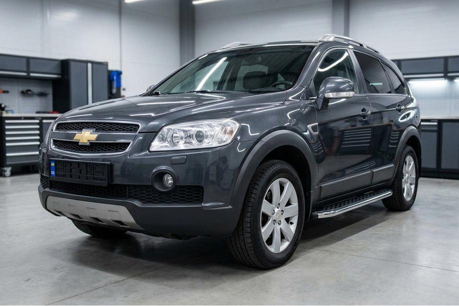 Chevrolet Captiva 2006-2019 Side Steps BlackLine (2 pcs, Aluminum) Image