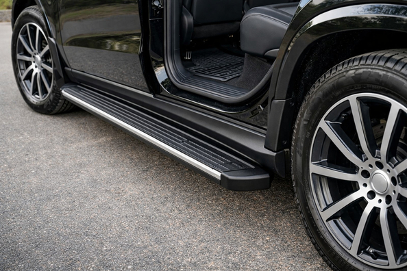 Mercedes GLS X167: Accessories to keep sills clean and ease entry Photo 1