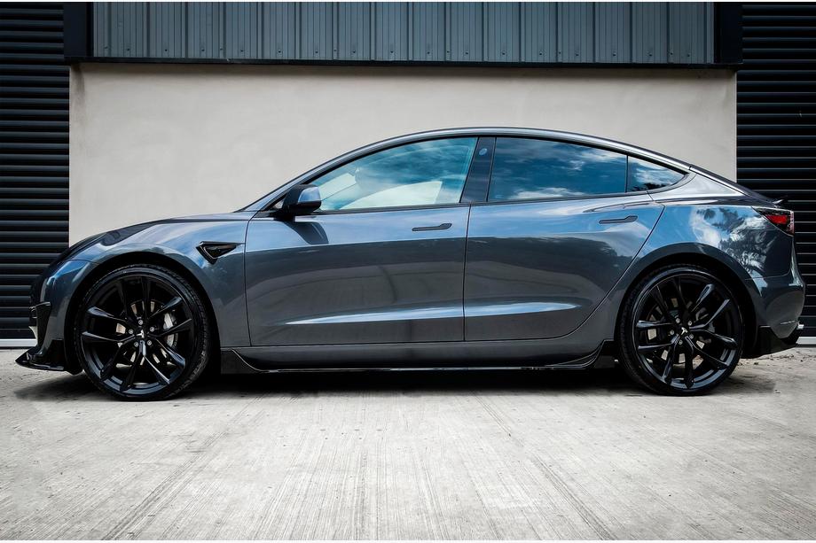 Tesla Model 3 2017- Side Skirt Extensions Fast (for 2017-2023) Image
