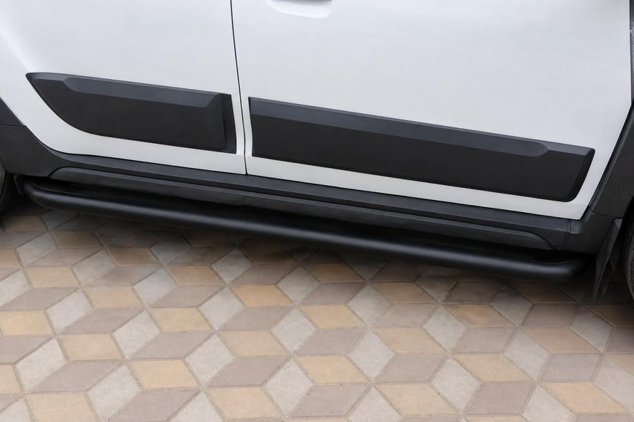 Dacia Duster 2018-2024 Premium Side Steps (2 pcs, stainless steel) Black Ø60 Image