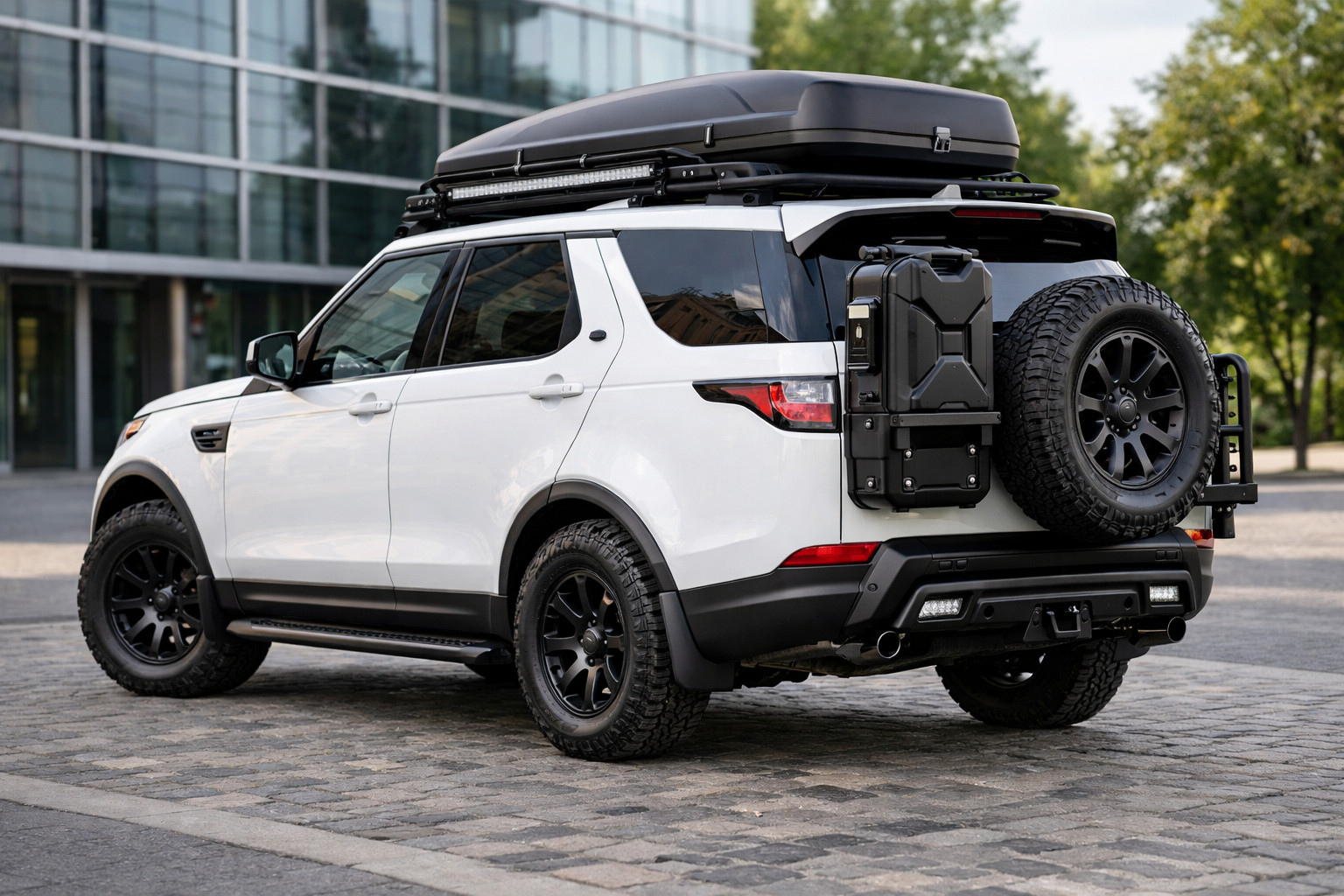 Land Rover Discovery 5 post-purchase upgrade package for city and travel