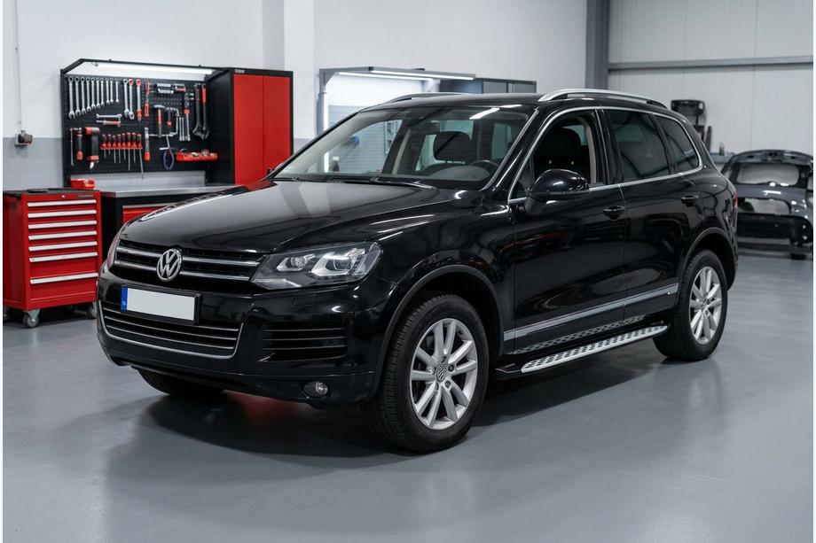 Volkswagen Touareg 2010-2018 Side Steps Shining V1 (2 pcs, Aluminum) Image