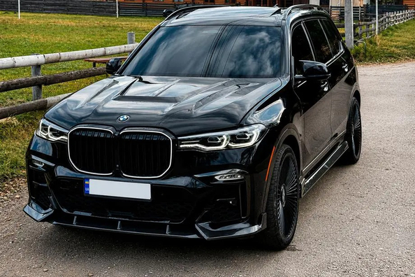 BMW X7 G07 carbon front bumper tuning and LED grille Photo 3