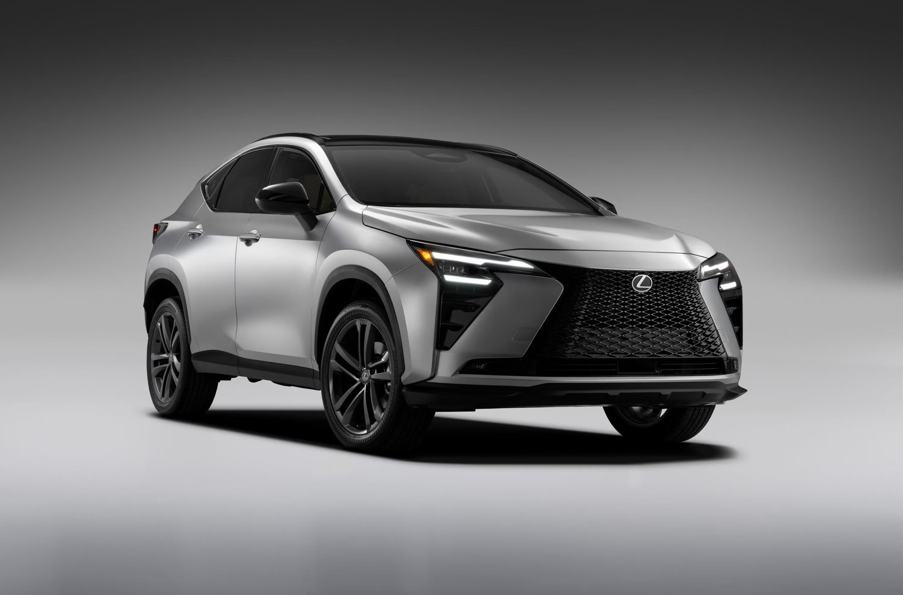 Lexus NX 2027 Facelift: new design, interior and nearly 100 km electric range