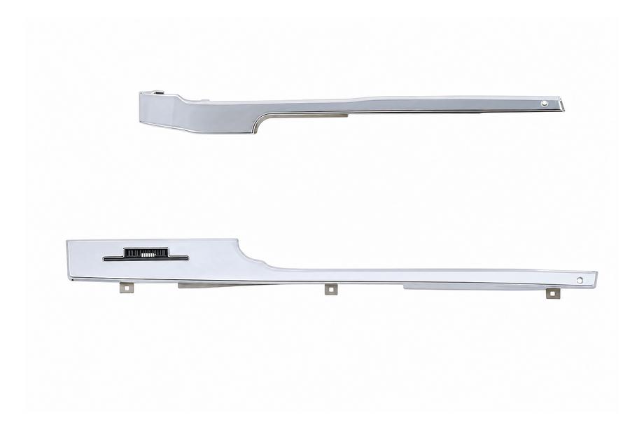 Range Rover IV L405 2013-2021 Silver body moulding trim set (2018) Image