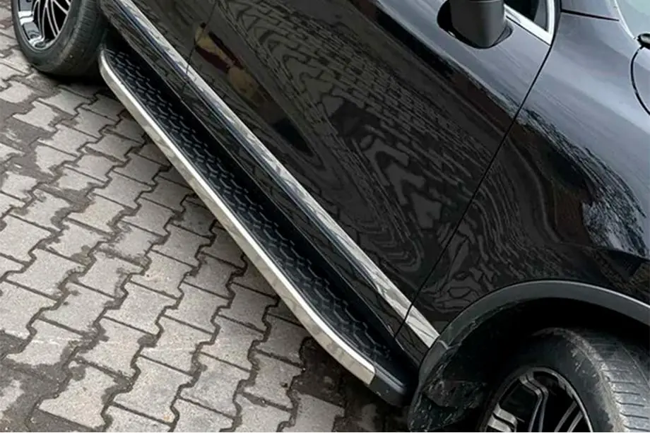 Volkswagen Touareg 2002–2010 Side Steps BlackLine (2 pcs, Aluminum) Image