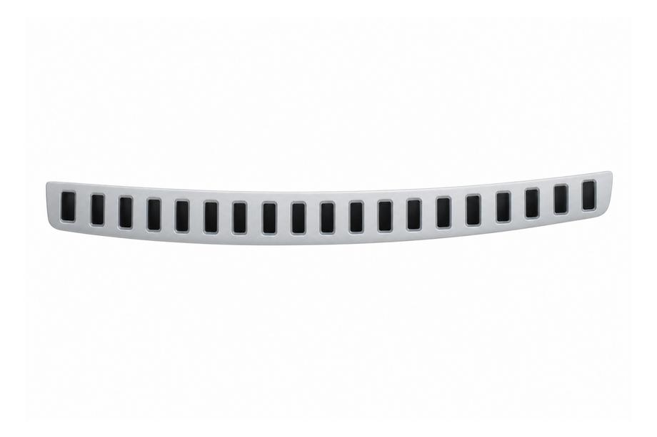 Land Rover Discovery III 2004–2009 Aluminum trunk lid trim Image