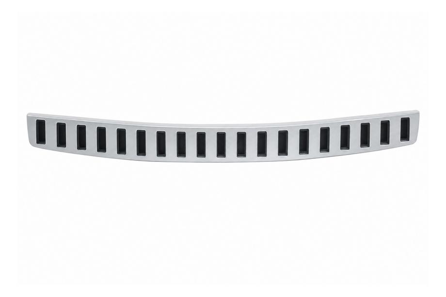 Land Rover Discovery III 2004–2009 Aluminum trunk lid trim (2014) V2 Image