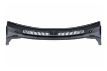 Land Rover Discovery III 2004–2009 Windshield cowl panel (water drain panel) (2014) photo 1
