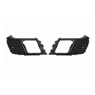 Dynamic rear bumper exhaust tip trim cover, black