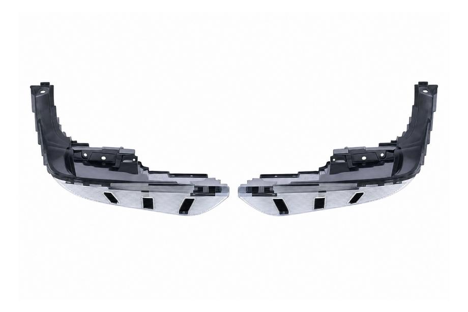 Land Rover Defender 2019- Two-piece front bumper lip Image