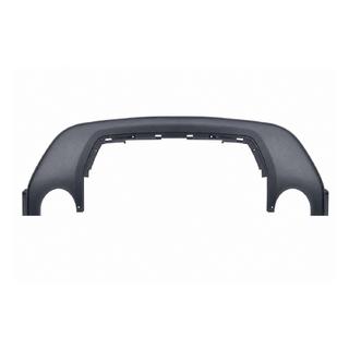 Short decorative rear bumper trim (base spec)