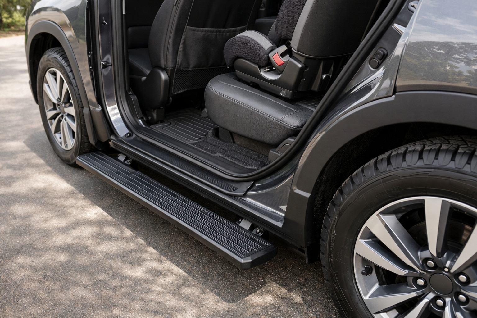 Upgrade pack for a family SUV: easier entry, cleaner door sills