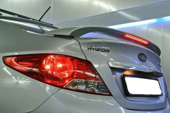 Hyundai Accent 2011–2017: spoiler installation — our work Photo 3