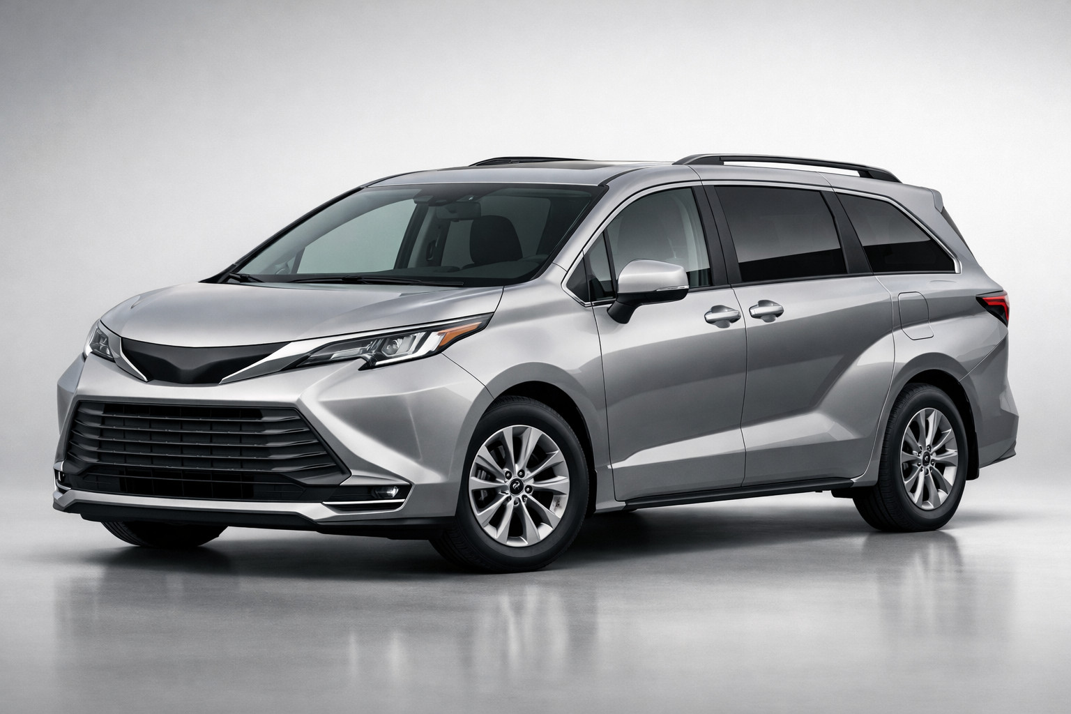 Toyota Sienna (4th generation) review: family minivan for long trips