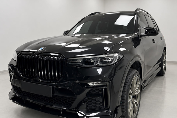 BMW X7 G07 2019–2022: Paradigm Black Knight V2 body kit install on M-Sport – our work Photo 2