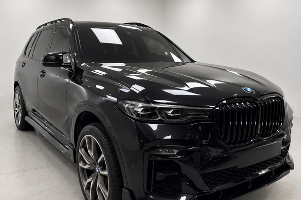 BMW X7 G07 2019–2022: Paradigm Black Knight V2 body kit install on M-Sport – our work Photo 3