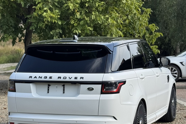 Range Rover Sport L494 2018–2022: SVR body kit installation – our work Photo 14