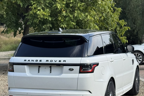 Range Rover Sport L494 2018–2022: SVR body kit installation – our work Photo 13