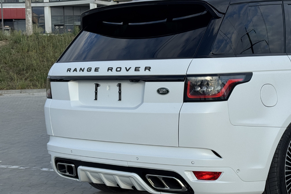 Range Rover Sport L494 2018–2022: SVR body kit installation – our work Photo 6