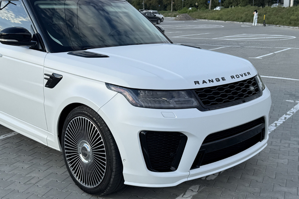 Range Rover Sport L494 2018–2022: SVR body kit installation – our work Photo 5