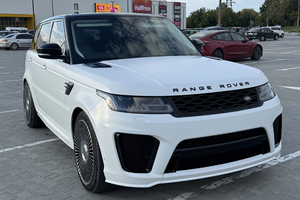 Range Rover Sport L494 2018–2022: SVR body kit installation – our work Photo 3