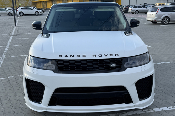 Range Rover Sport L494 2018–2022: SVR body kit installation – our work Photo 1