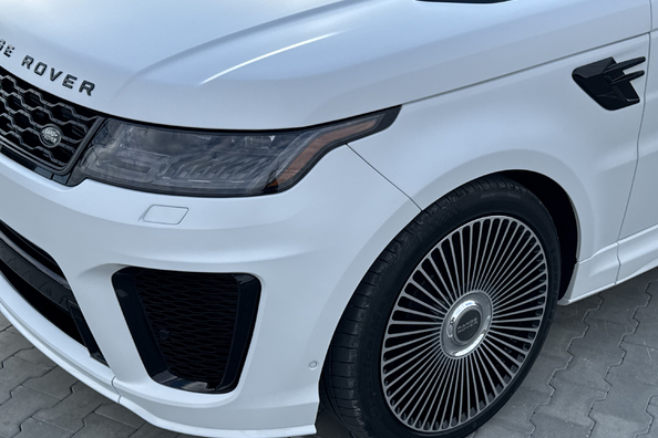 Range Rover Sport L494 2018–2022: SVR body kit installation – our work Photo 2