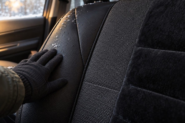 Faux leather or fabric: which seat covers stay warm in winter Photo 1