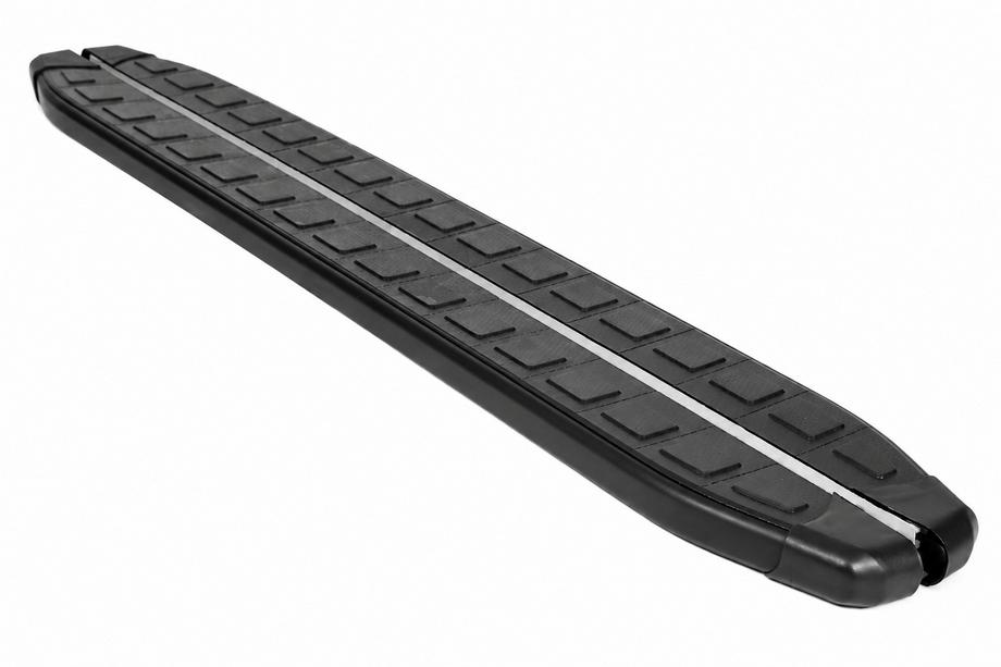 Man TGE 2017- Side Steps Fullmond Black (2 pcs, Aluminum) Image