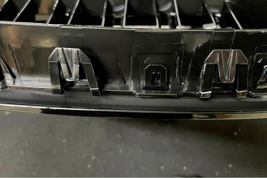 BMW 5 Series F10/F11 2010–2016 Clearance M-Look Kidney Grilles (Gloss Black) Photo 5
