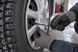 Wheel covers in winter: do they come off in snow and how to fix them photo 1