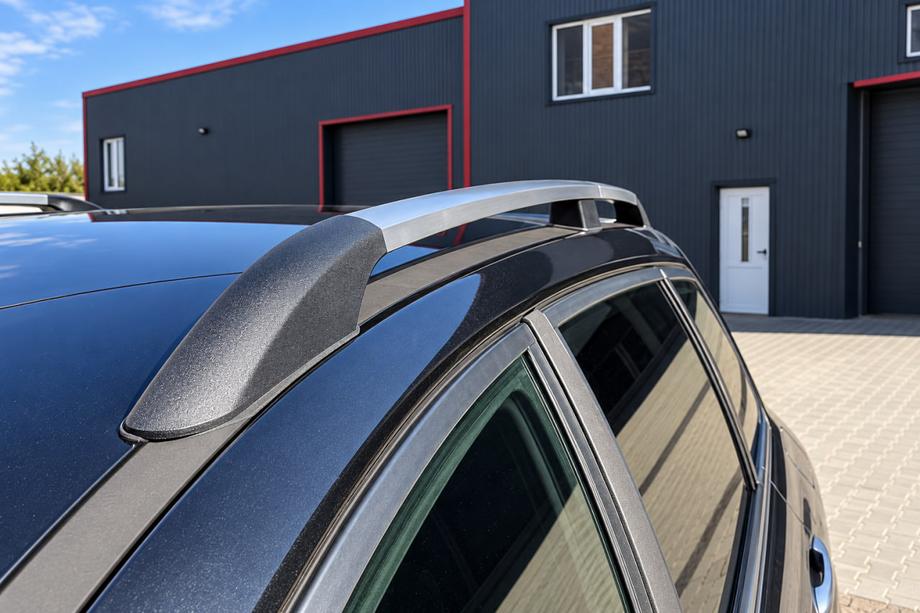 Renault Megane II 2004-2009 Chrome Roof Rails (HB) Image