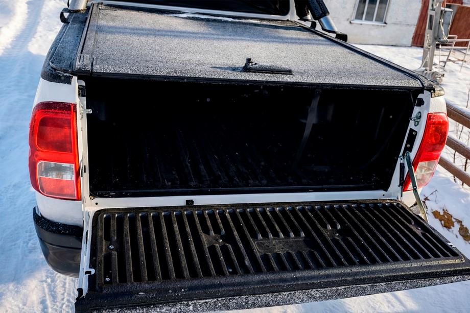Toyota Hilux 2006-2015 OEM roller shutter tonneau cover (2010-2015, manual with handle and lock) Photo 3