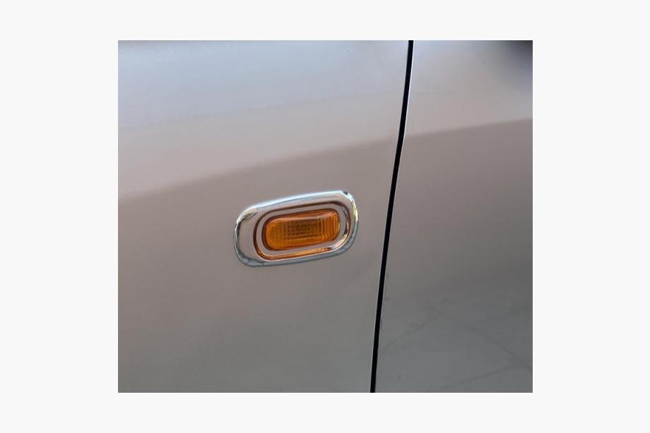 Honda Civic Sedan VII 2001-2006 Chrome Turn Signal Cover (Plastic) Image