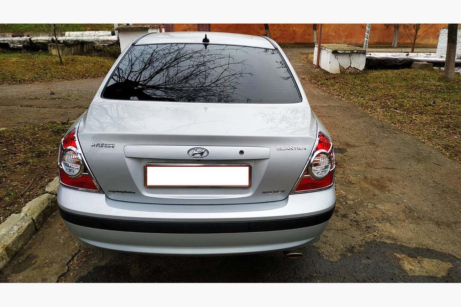 Hyundai Elantra (XD) 2000-2011 Chrome Tail Light Covers (2 pcs, plastic) Image