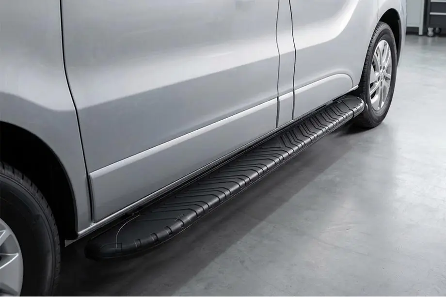 Nissan Primastar 2002-2014 Side Steps Bosphorus Black (2 pcs, Aluminum) Image