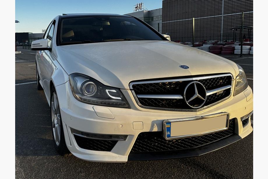 Mercedes C-class W204 2007-2015 Body Kit C63 AMG Image