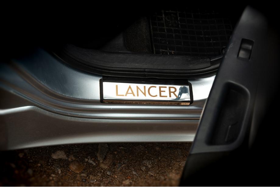 Mitsubishi Lancer X 2008- Door Sill Protectors Carmos Stainless Steel 4 pcs Photo 3