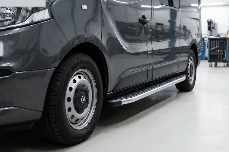 Opel Vivaro 2015-2019 Side Steps Fullmond (2 pcs, Aluminum) Image