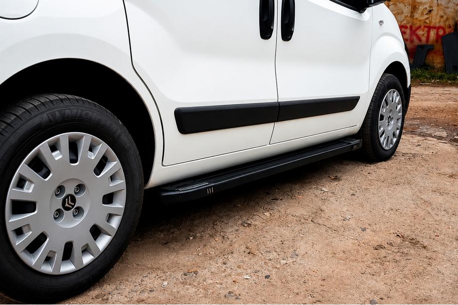 Fiat Fiorino/Qubo 2008-2024 Side Steps Rainbow Black (2 pcs, Aluminum Profile) Image