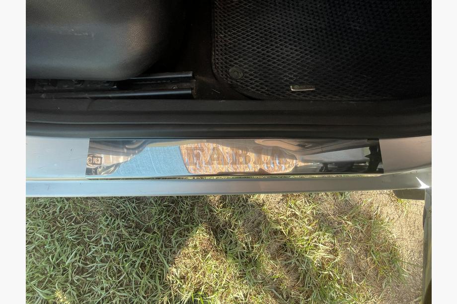 Skoda Fabia 2000-2007 Carmos Door Sill Protectors (4 pcs, Stainless Steel) Image