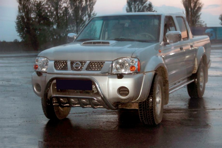 Nissan NP300 1999-2015 Bull Bar WT002 (Stainless Steel) Image