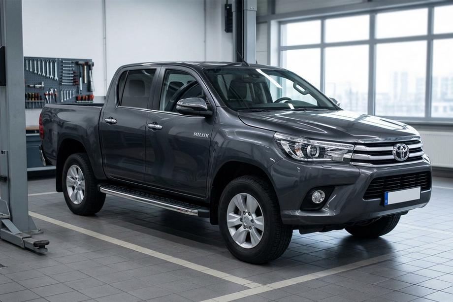 Toyota Hilux 2015- Side Steps BlackLine (2 pcs, Aluminum) Image