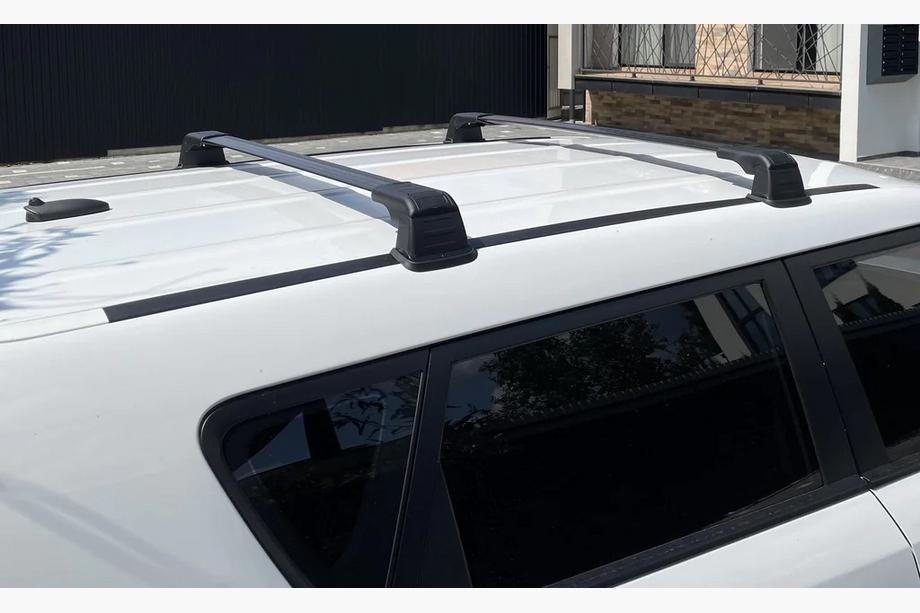 Mercedes Vito W639 2004-2014 Roof bars for original mounting points lockable (2 pcs) Image