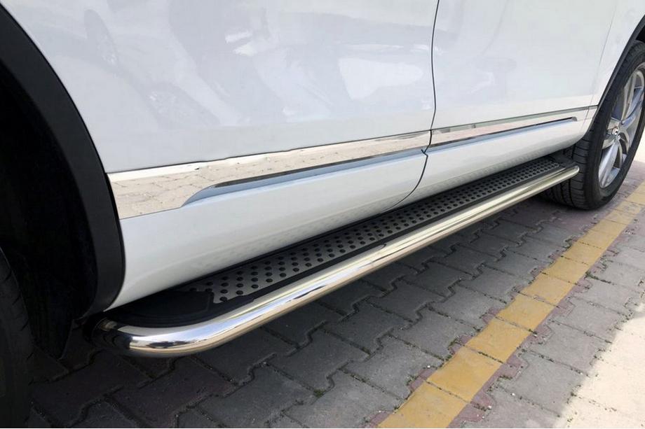Volkswagen Touareg 2002–2010 Side Steps Maydos V2 (2 pcs, Aluminum & Stainless Steel) Image