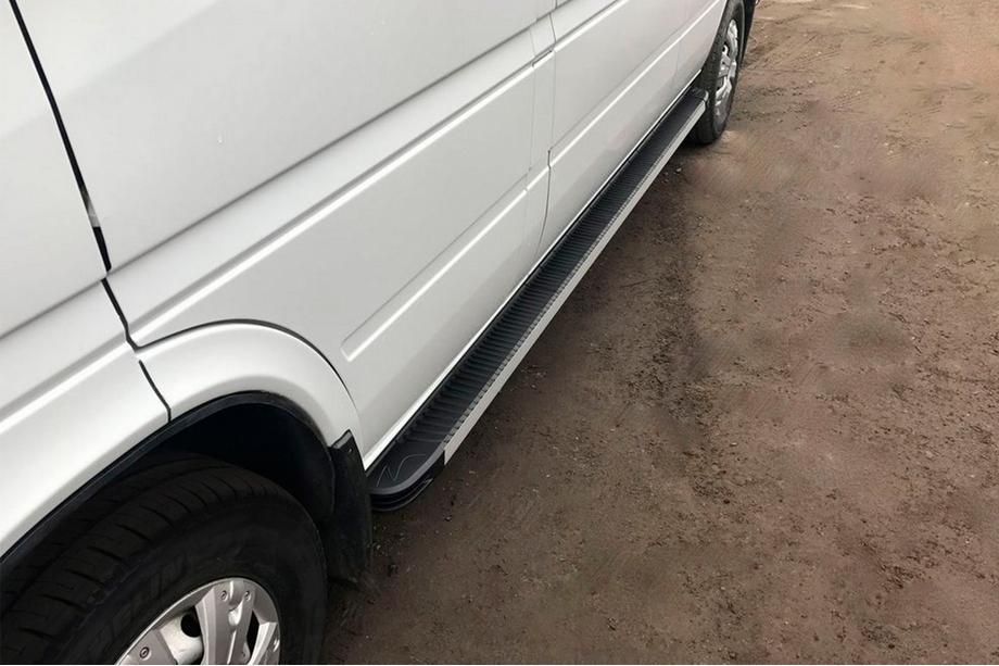 Mercedes Sprinter W901/902/903/904/905 1995–2006 Side Steps Maya (2 pcs, Aluminum) Image